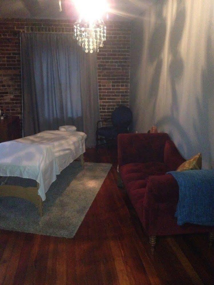 Artisan Downtown Hotel DeLand Exterior photo